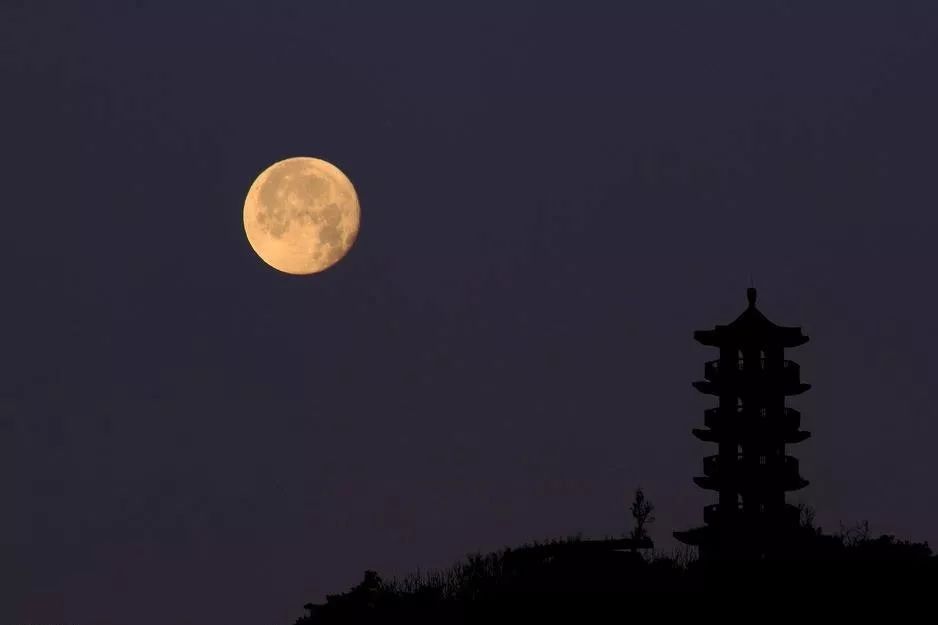 太阳质量大约是月球质量的_太阳质量是月球质量的多少倍_地球月球太阳质量