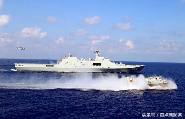 中国最新2.5万吨071型登陆舰已下水6艘，只落后美国同级舰3年时间